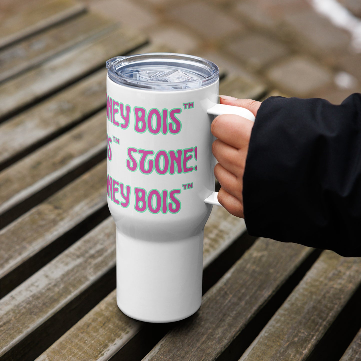 Travel mug with a handle